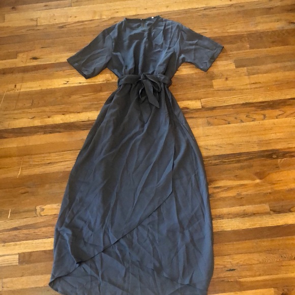 Maxi flow dress in grey - Picture 2 of 7